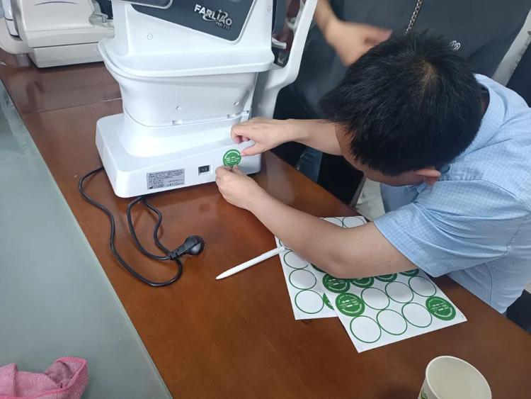 计量服务送上门 让眼镜店计量器具精准无误